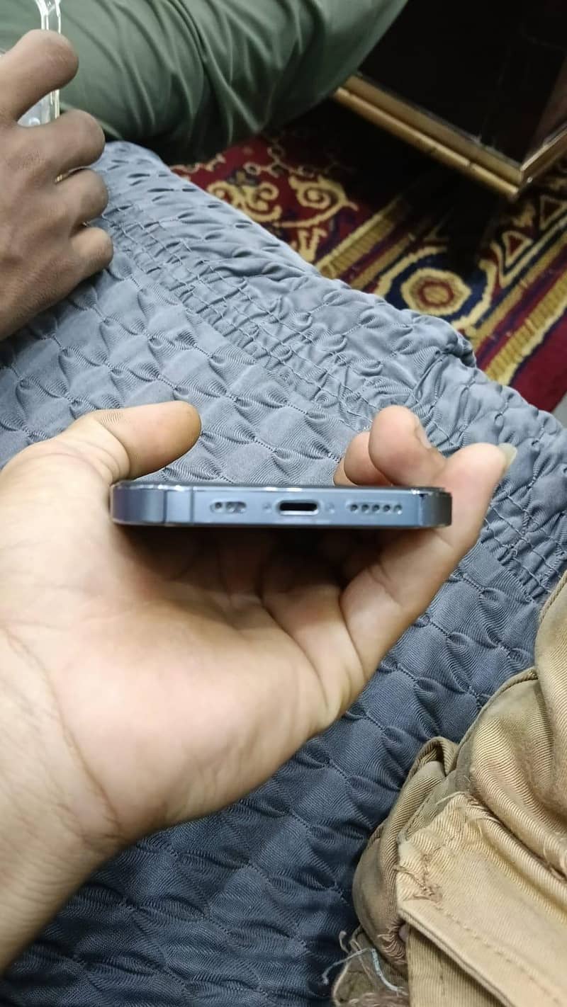 Apple iPhone 13 Pro 1
