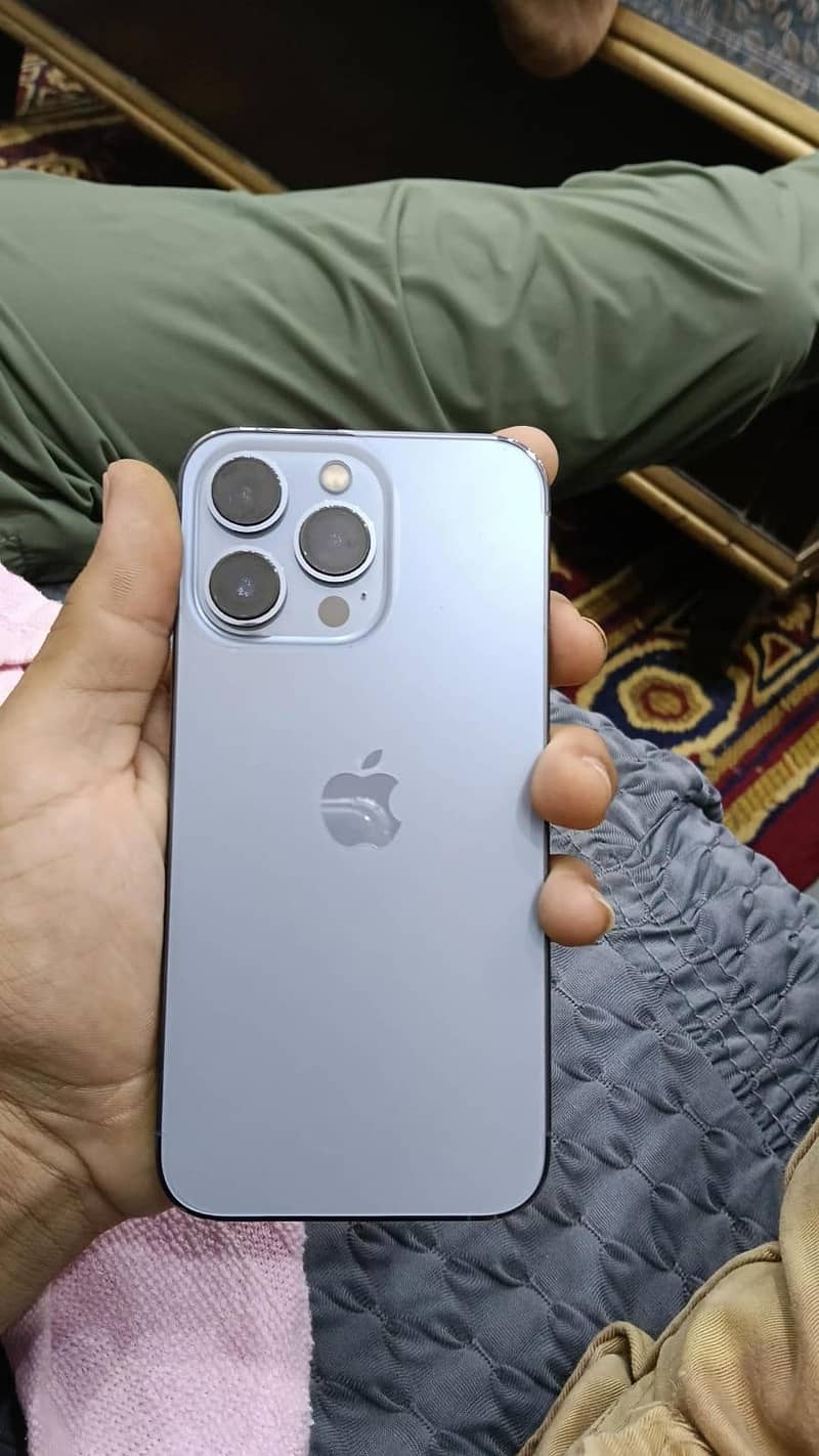 Apple iPhone 13 Pro 2
