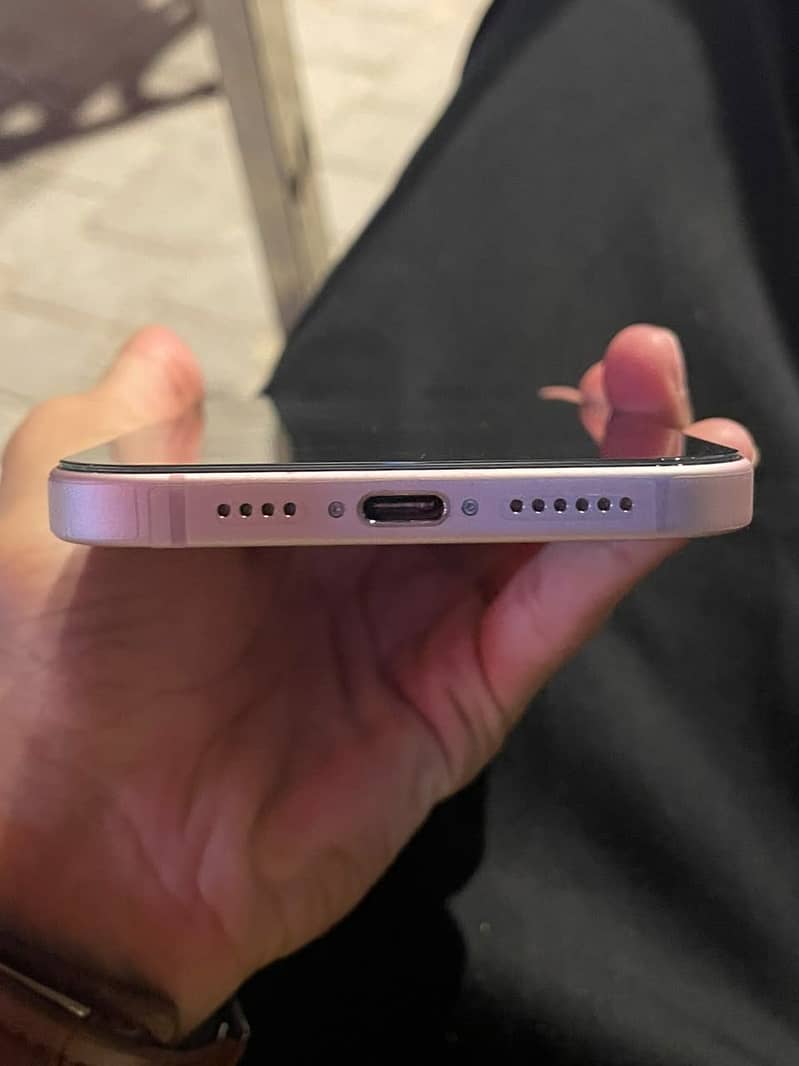 Apple iPhone 15 plus 4