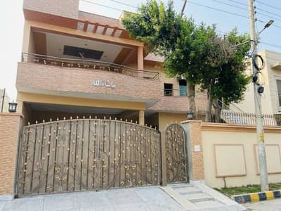 1 kanal beautifulfull House for rent at the hot location of johar town phase 1