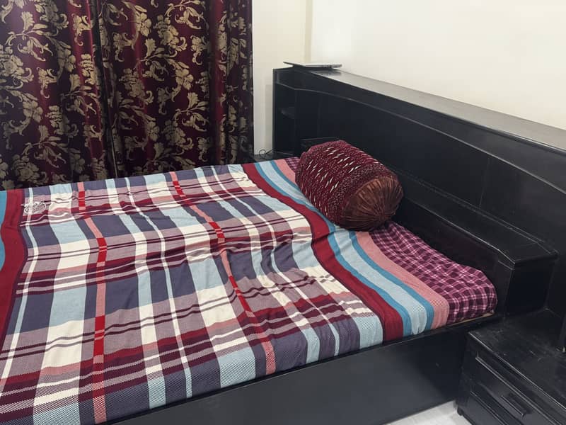 DOUBLE BED WITH DRESSING 2