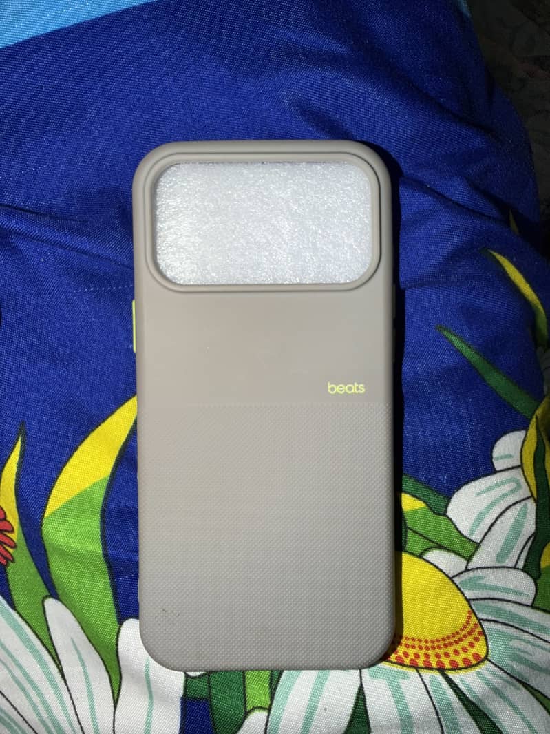 Iphone 17 pro max cases 1