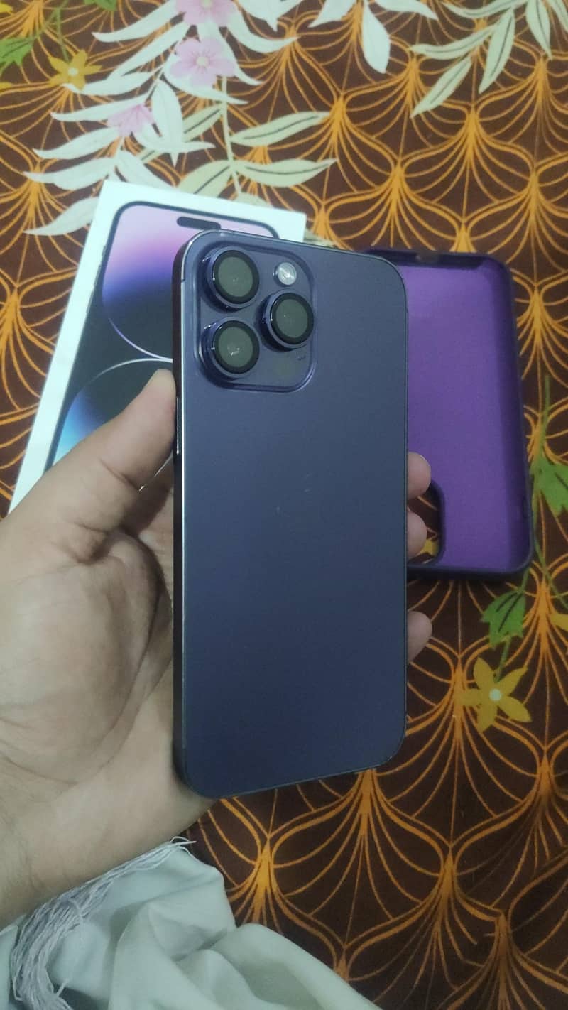 Apple iPhone 14 Pro Max 1