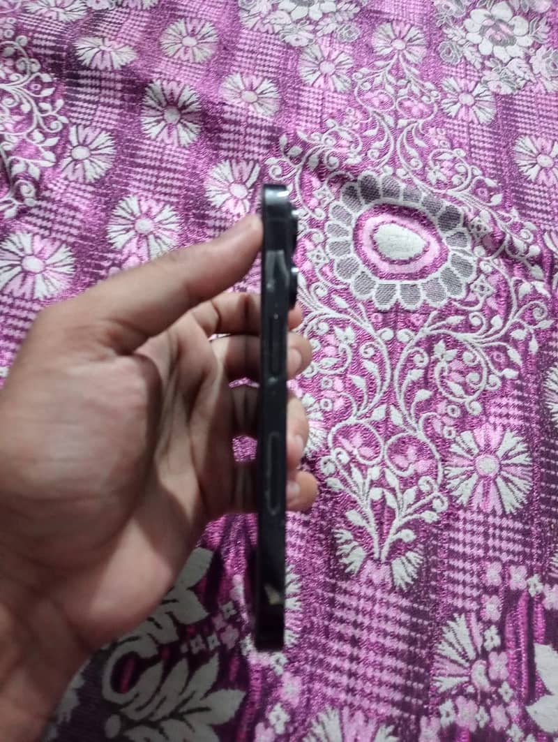 Apple iPhone 14 Pro 1