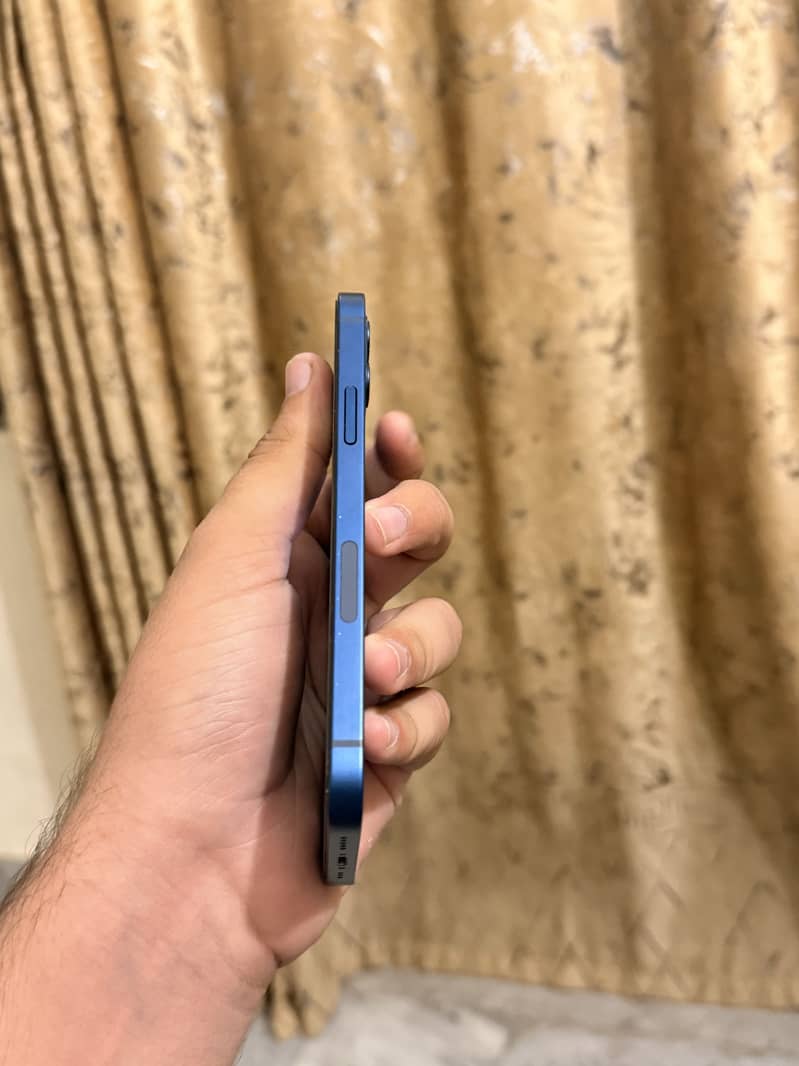 Apple iPhone 12 1