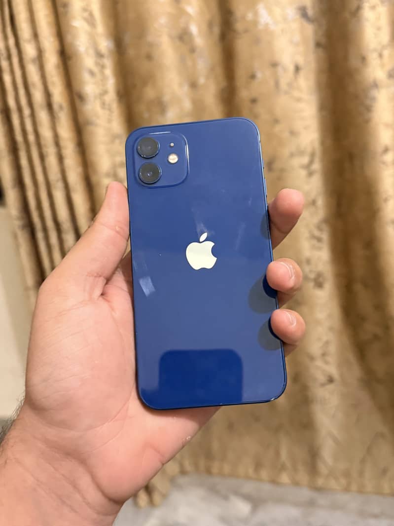 Apple iPhone 12 4