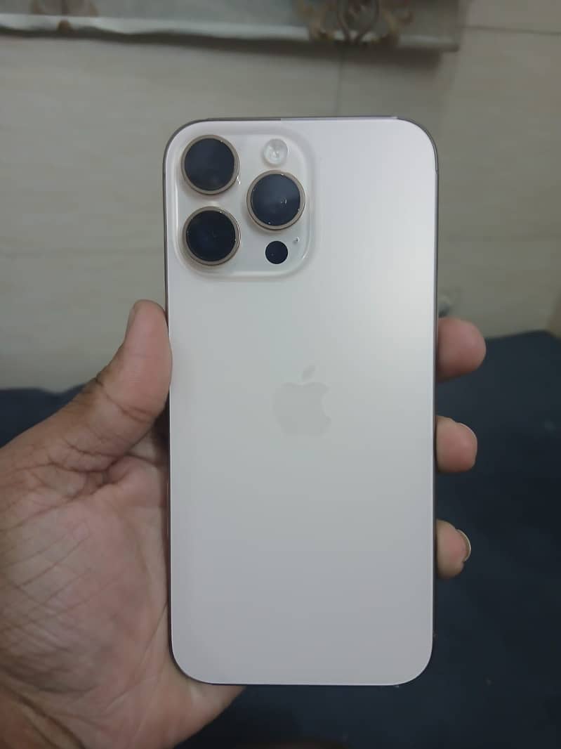 Apple iPhone 16 Pro Max 5
