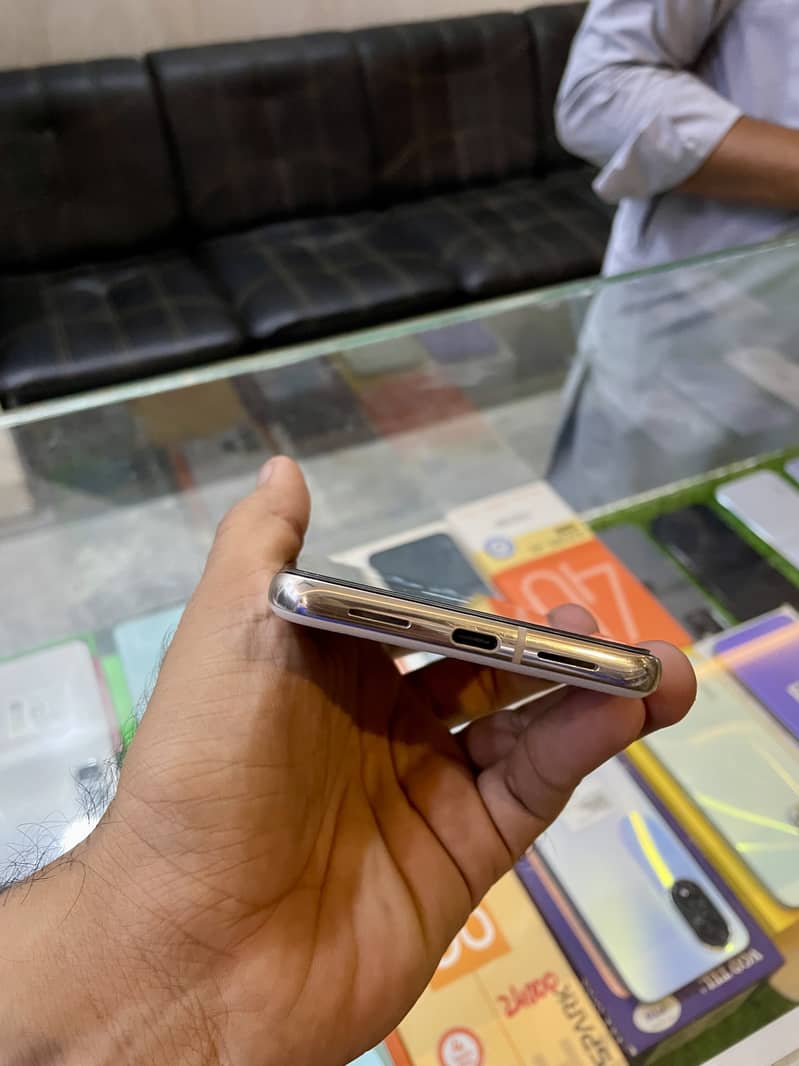 Google Pixel 8 Pro 2