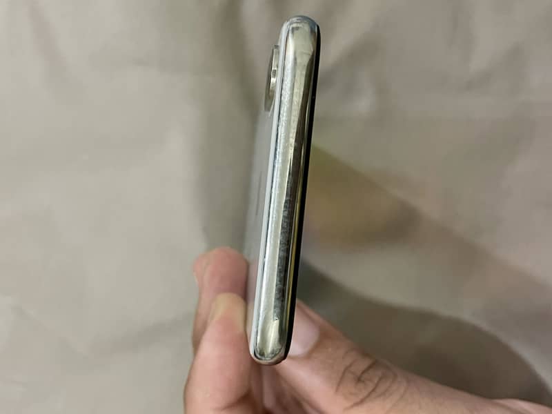 Apple iPhone X 5