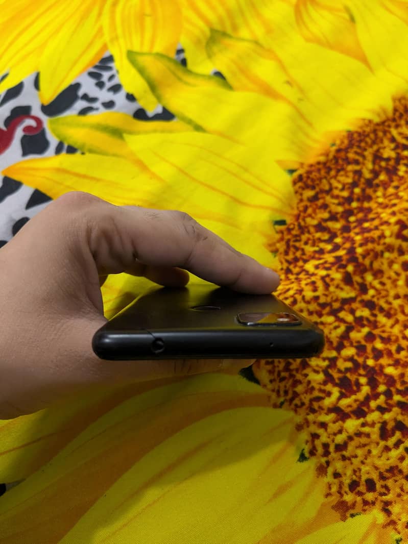 Google Pixel 4a 5