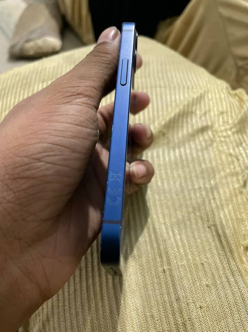 Apple iPhone 12 mini 3