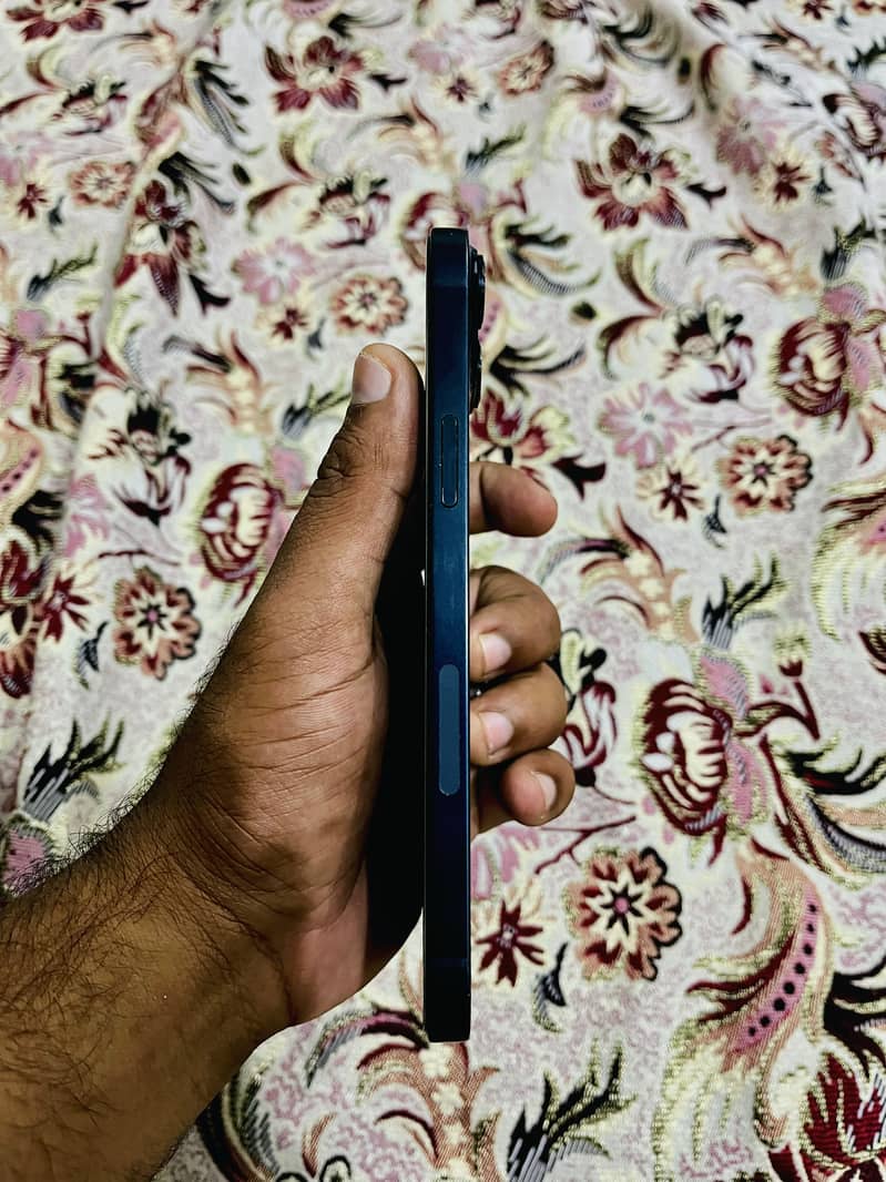 Apple iPhone 14 plus 4