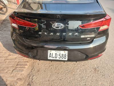 Hyundai Elantra 2022