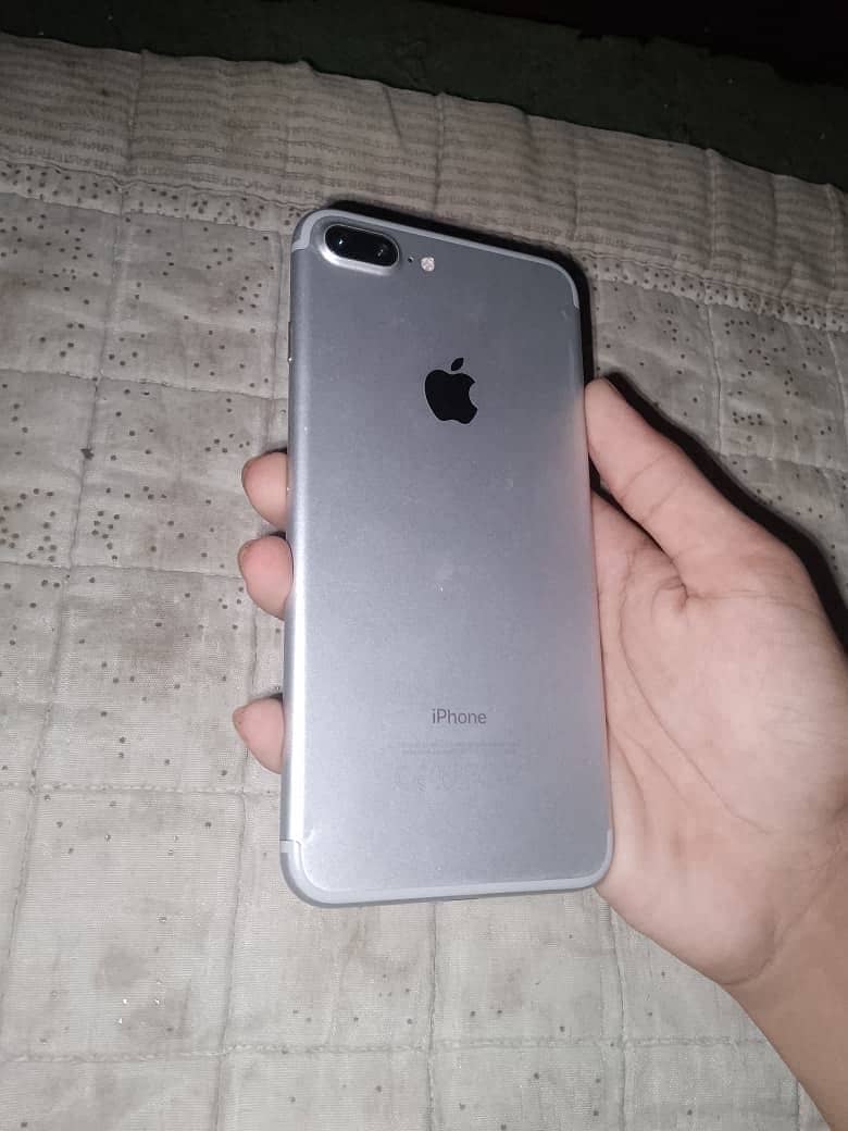 Apple iPhone 7 Plus 1