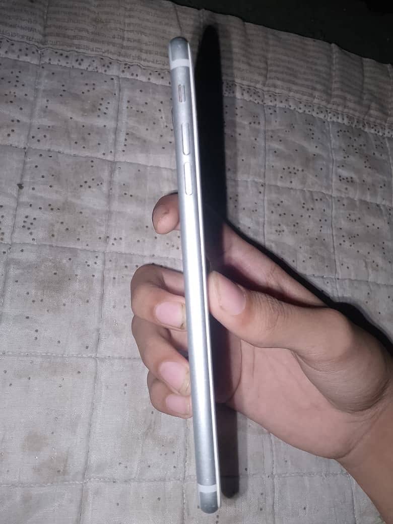 Apple iPhone 7 Plus 3