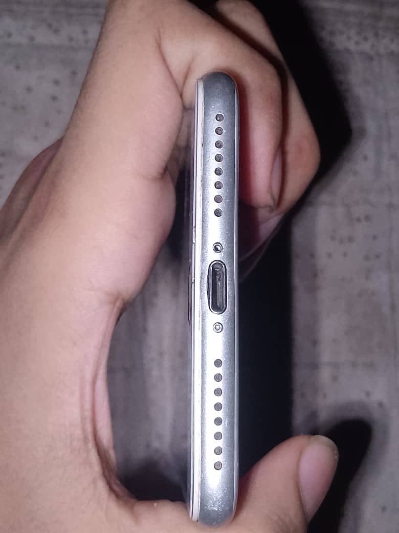 Apple iPhone 7 Plus 6