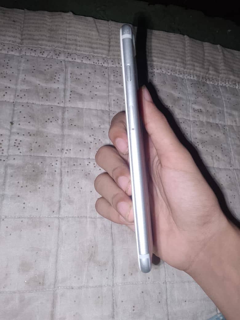 Apple iPhone 7 Plus 8