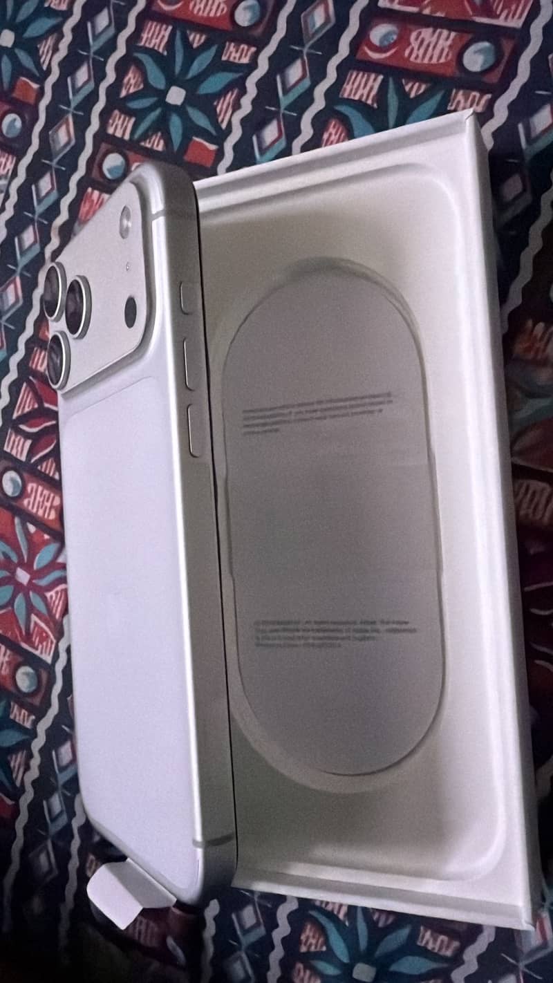 Apple iPhone 17 Pro Max 1
