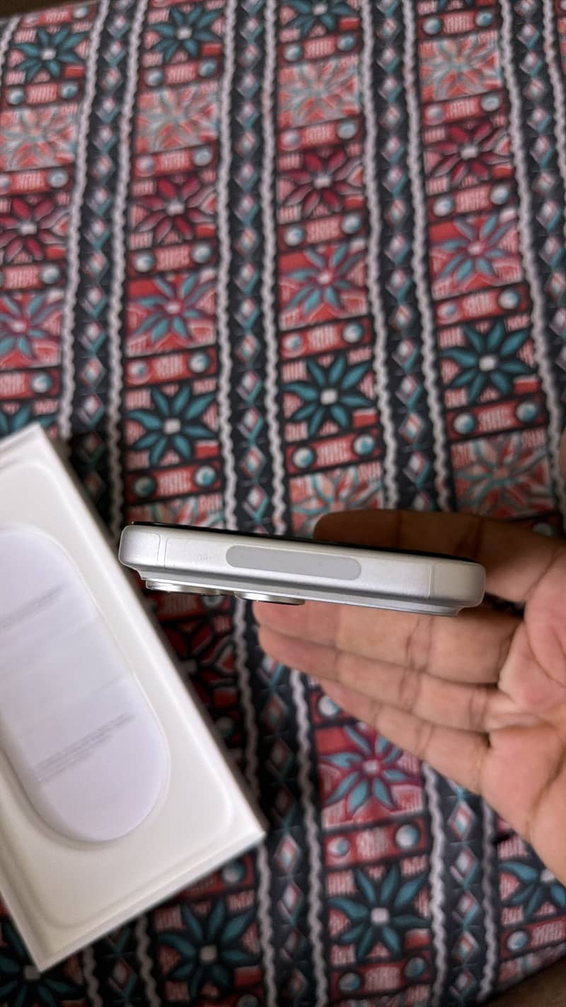 Apple iPhone 17 Pro Max 2