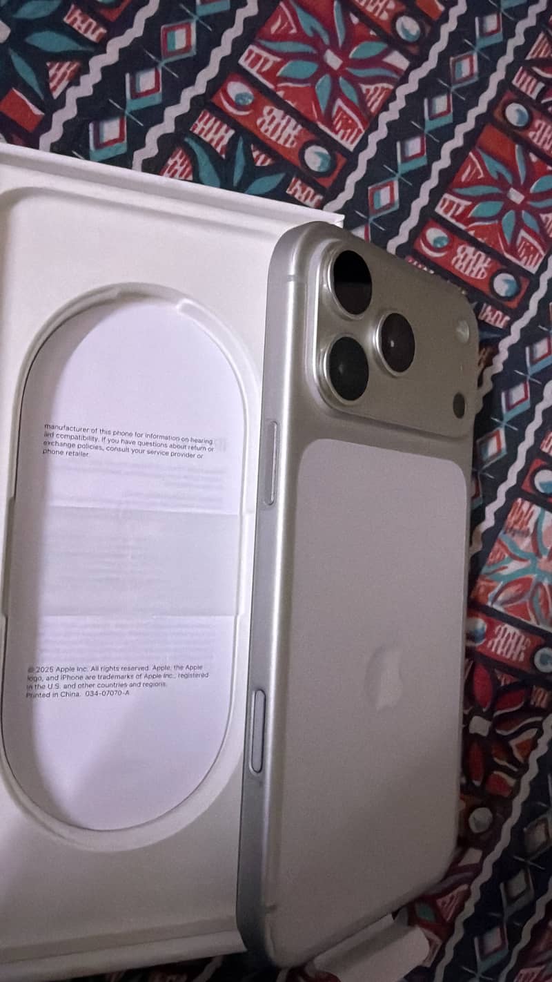 Apple iPhone 17 Pro Max 3