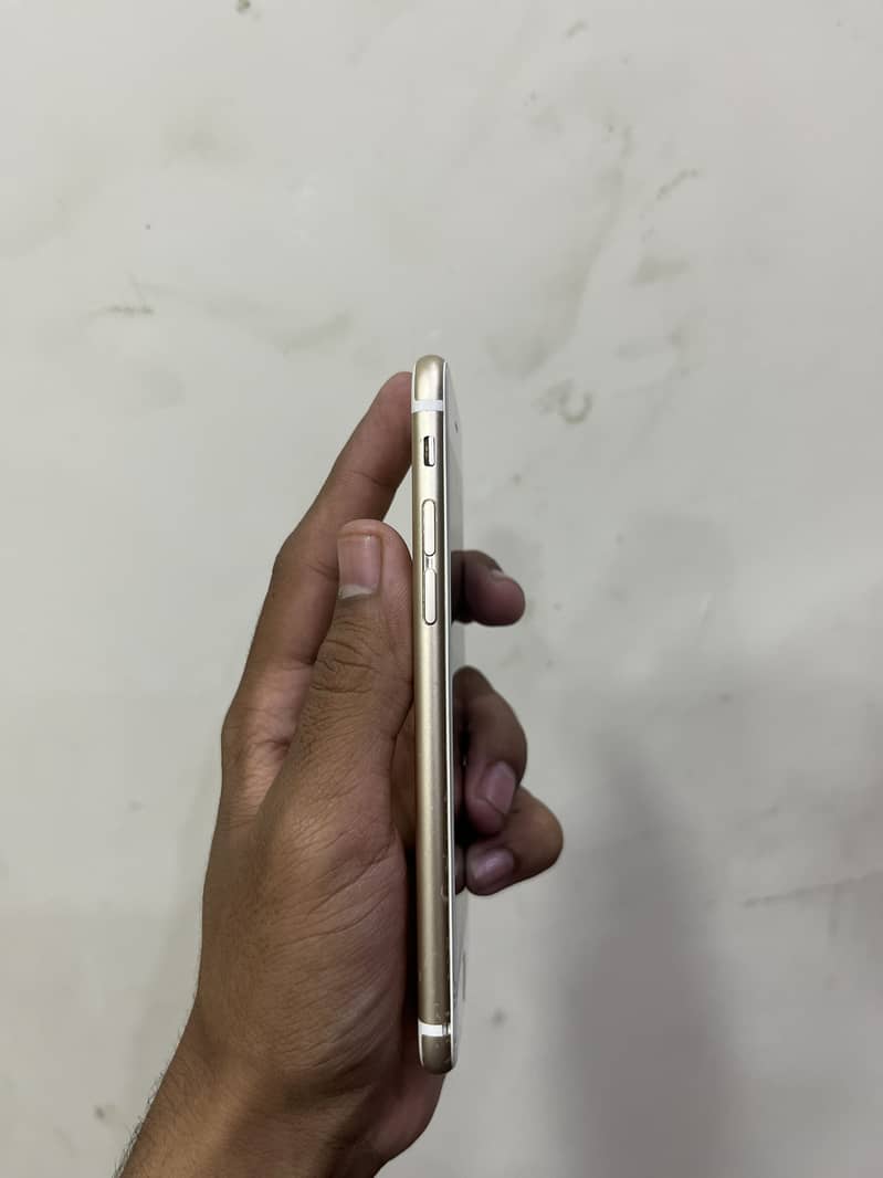 Apple iPhone 6S 1