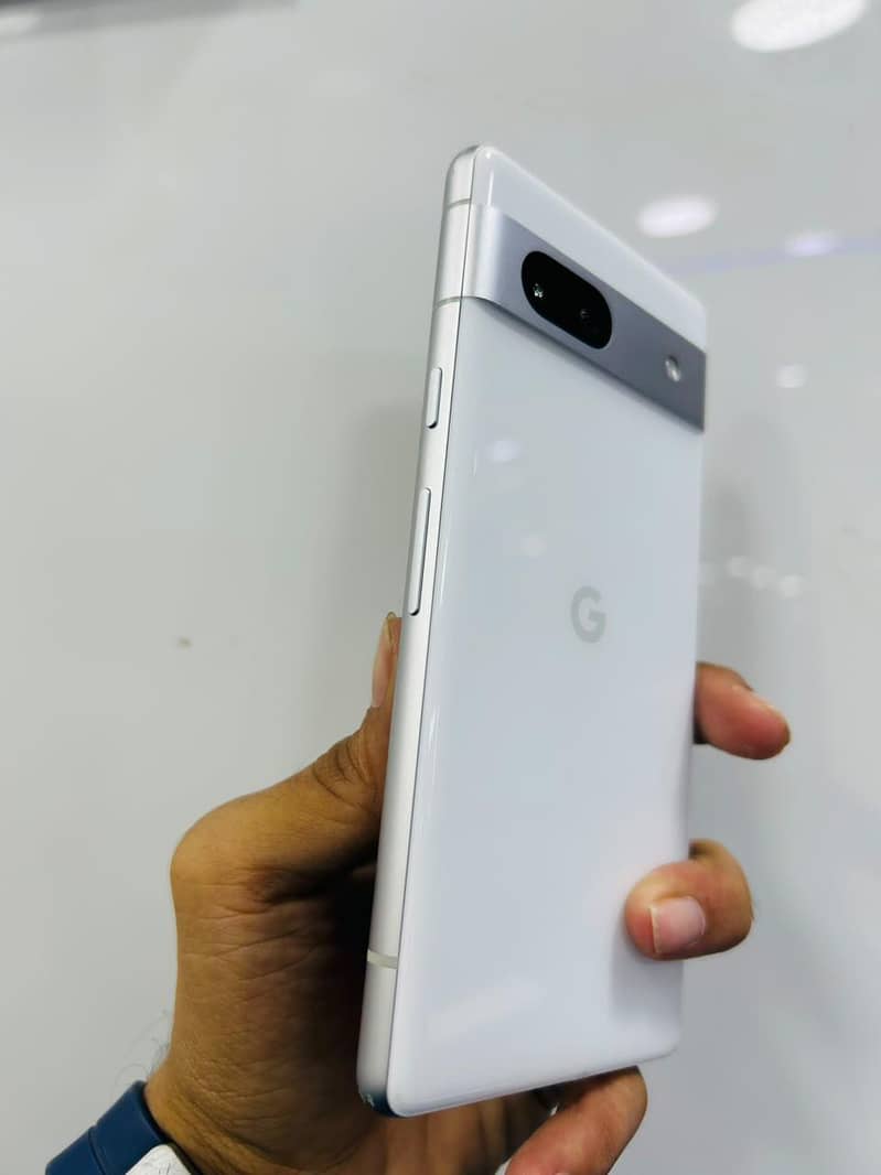 Google Pixel 7a 4