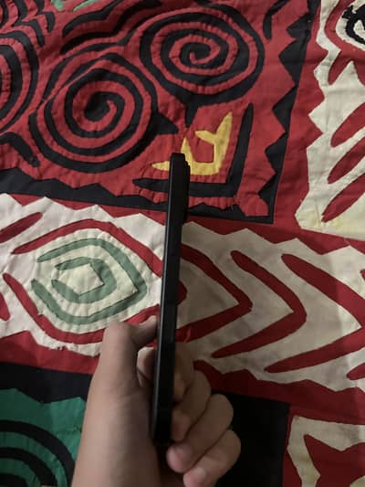 Apple iPhone 16