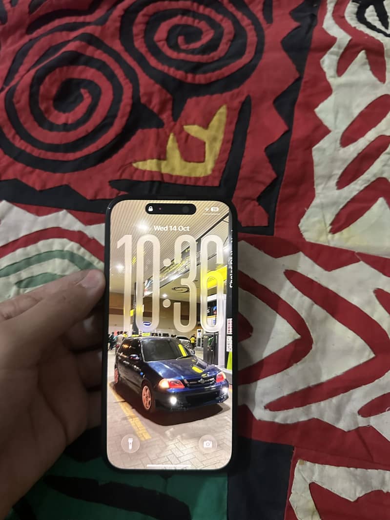 Apple iPhone 16 3