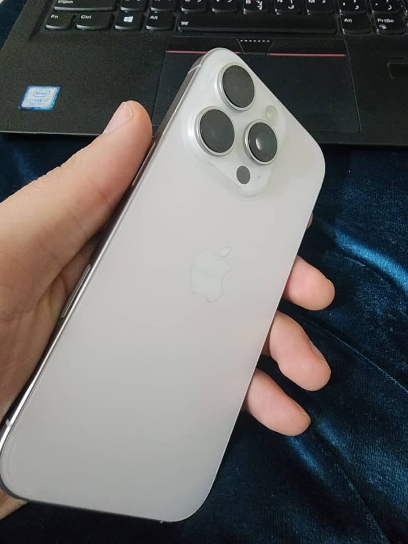 Apple iPhone 16 Pro 0