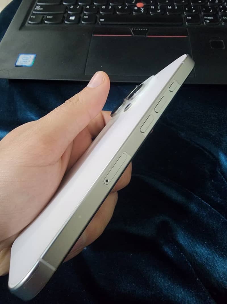 Apple iPhone 16 Pro 2