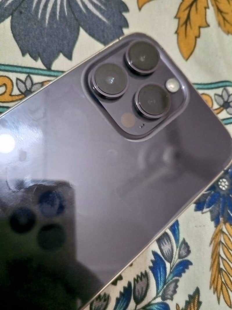 Apple iPhone 14 Pro Max 1