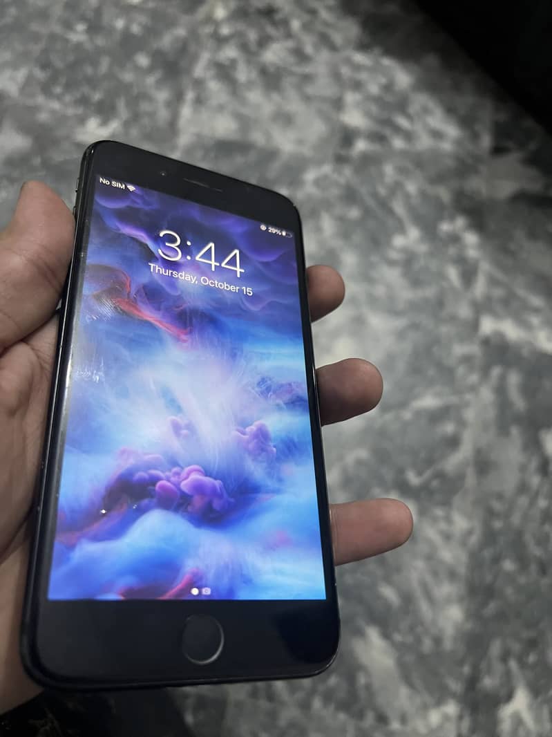 Apple iPhone 7 Plus 0