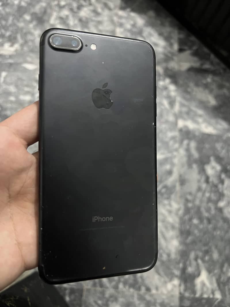 Apple iPhone 7 Plus 1