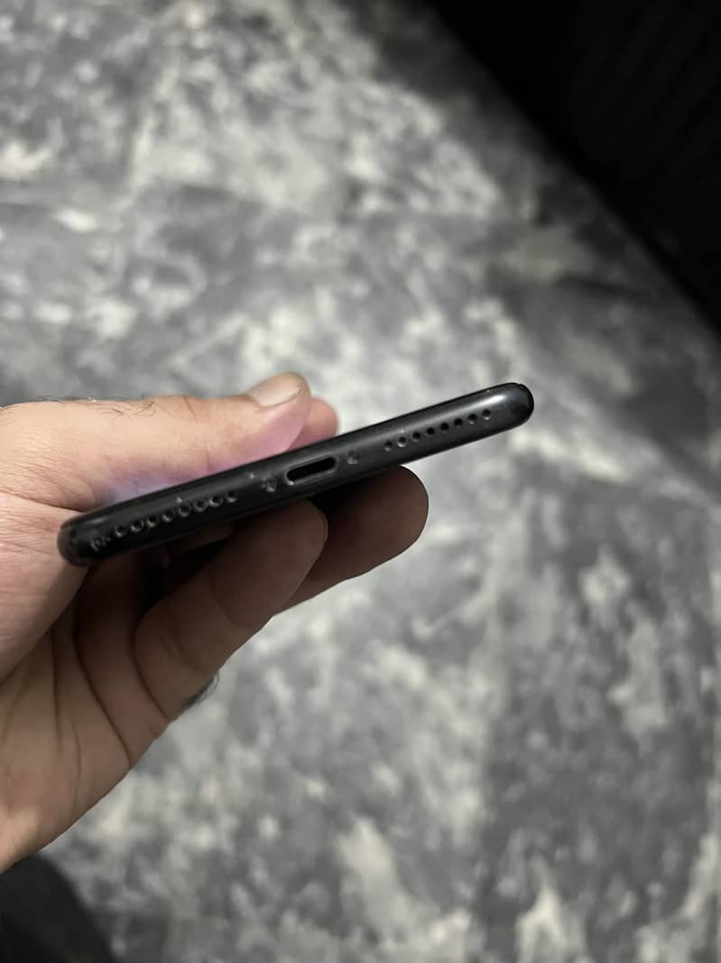 Apple iPhone 7 Plus 2