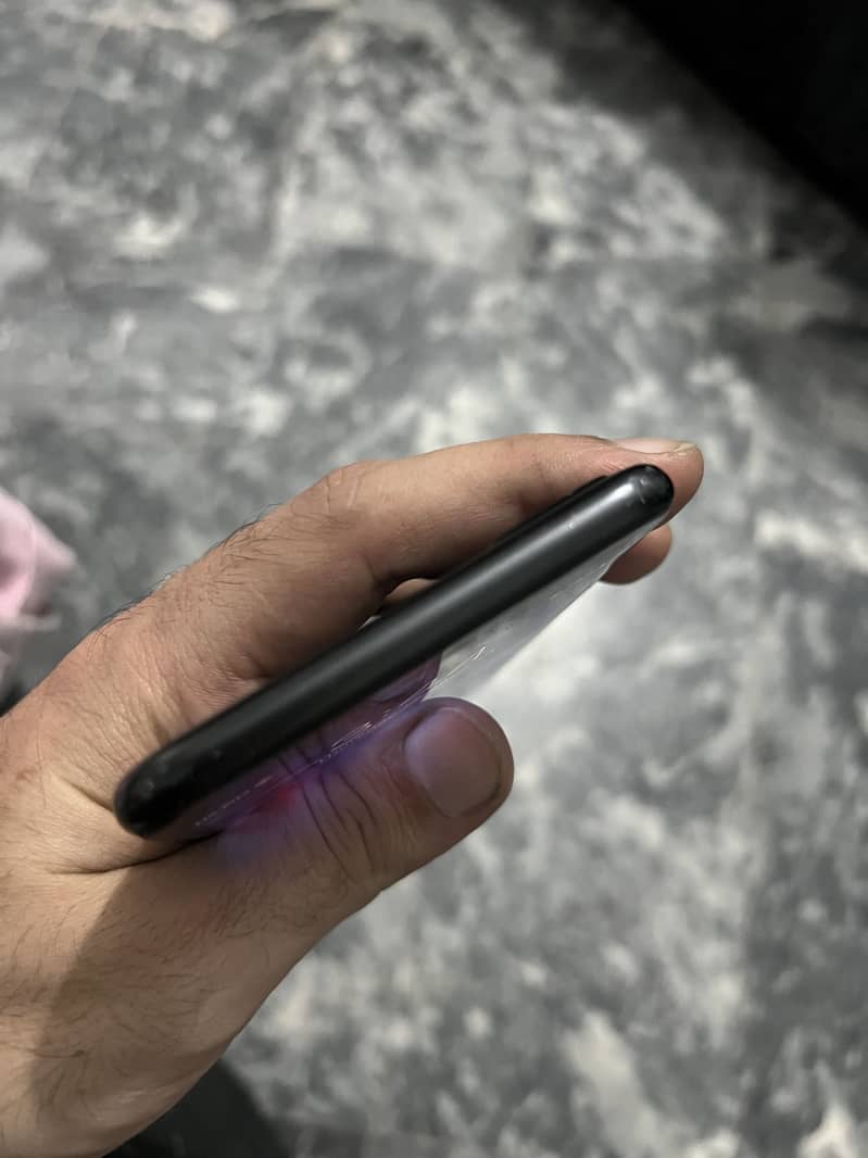 Apple iPhone 7 Plus 3