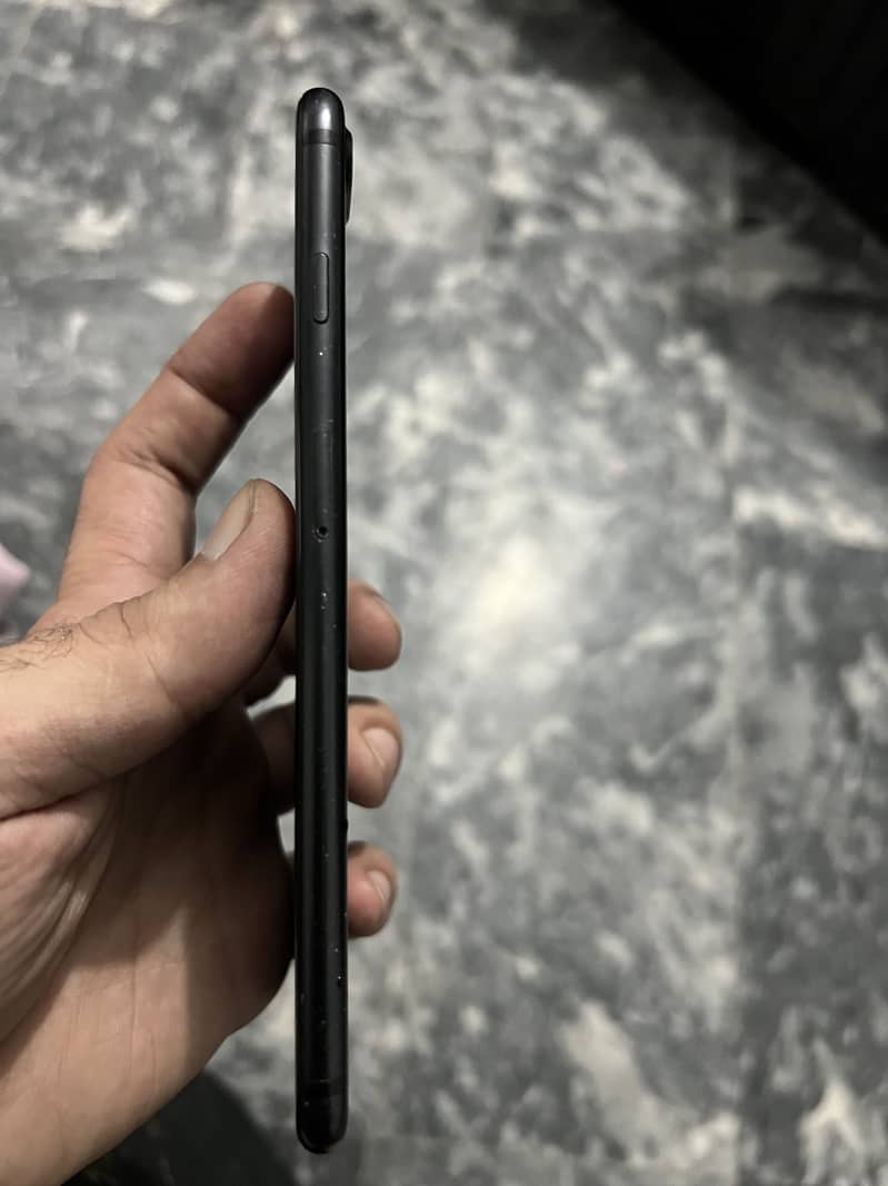 Apple iPhone 7 Plus 5