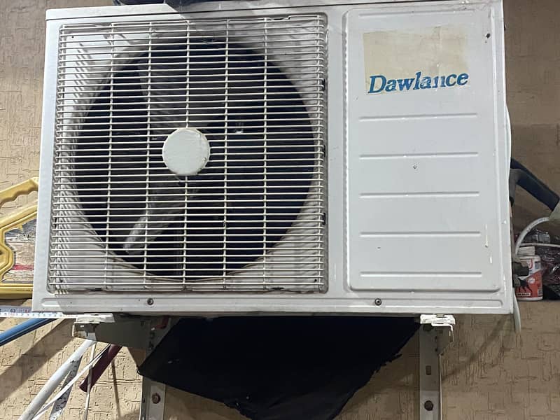 Ac 1.5 ton Dawlance 3