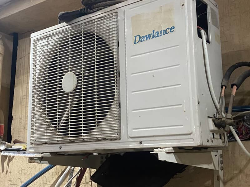 Ac 1.5 ton Dawlance 4