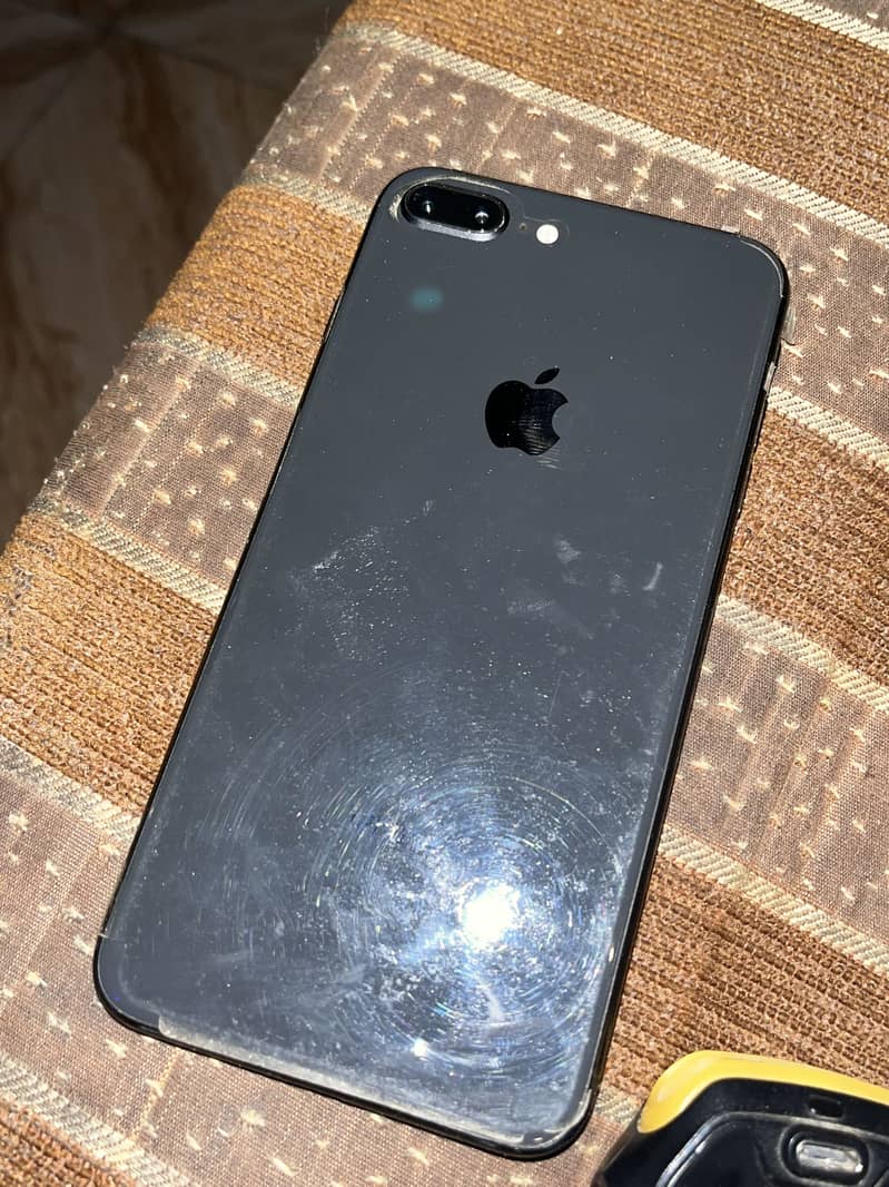 Apple iPhone 8 Plus 0