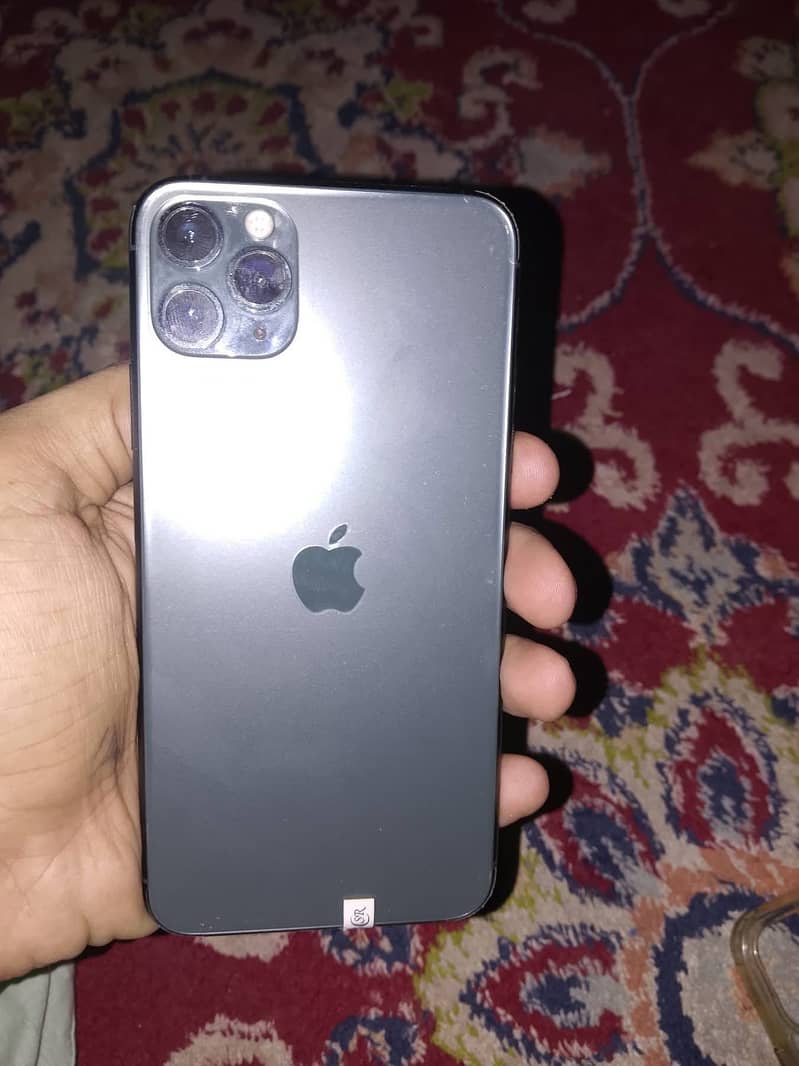 Apple iPhone 11 Pro Max 4
