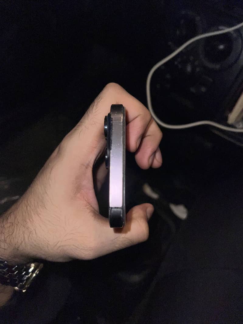 Apple iPhone 14 Pro Max 12