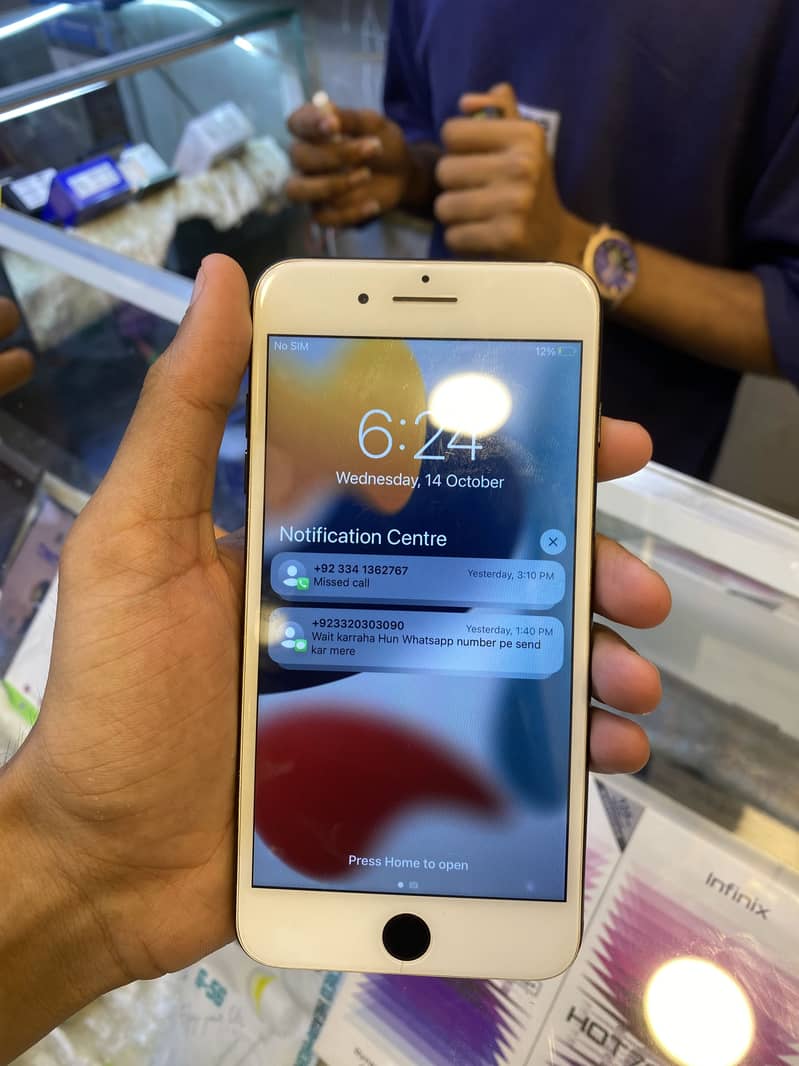 Apple iPhone 7 Plus 0