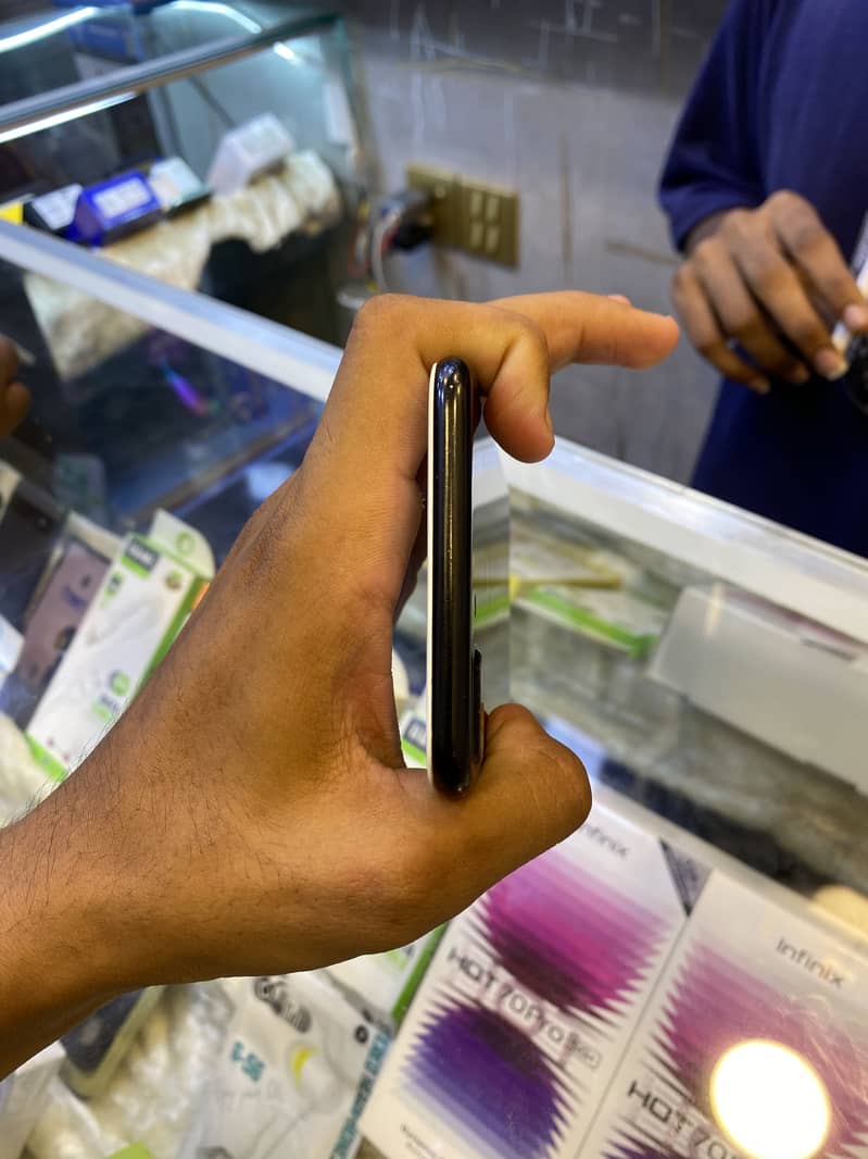 Apple iPhone 7 Plus 2