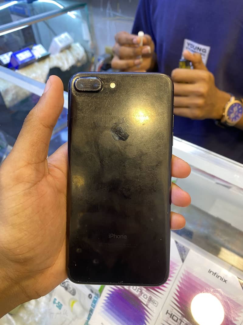Apple iPhone 7 Plus 3