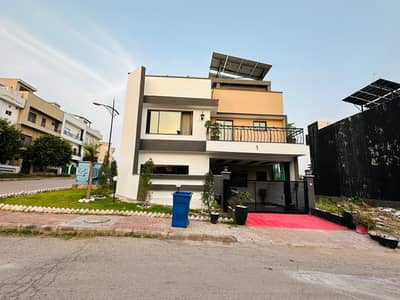 7.5 Marla Luxury Family House for Sale | Main Boulevard House