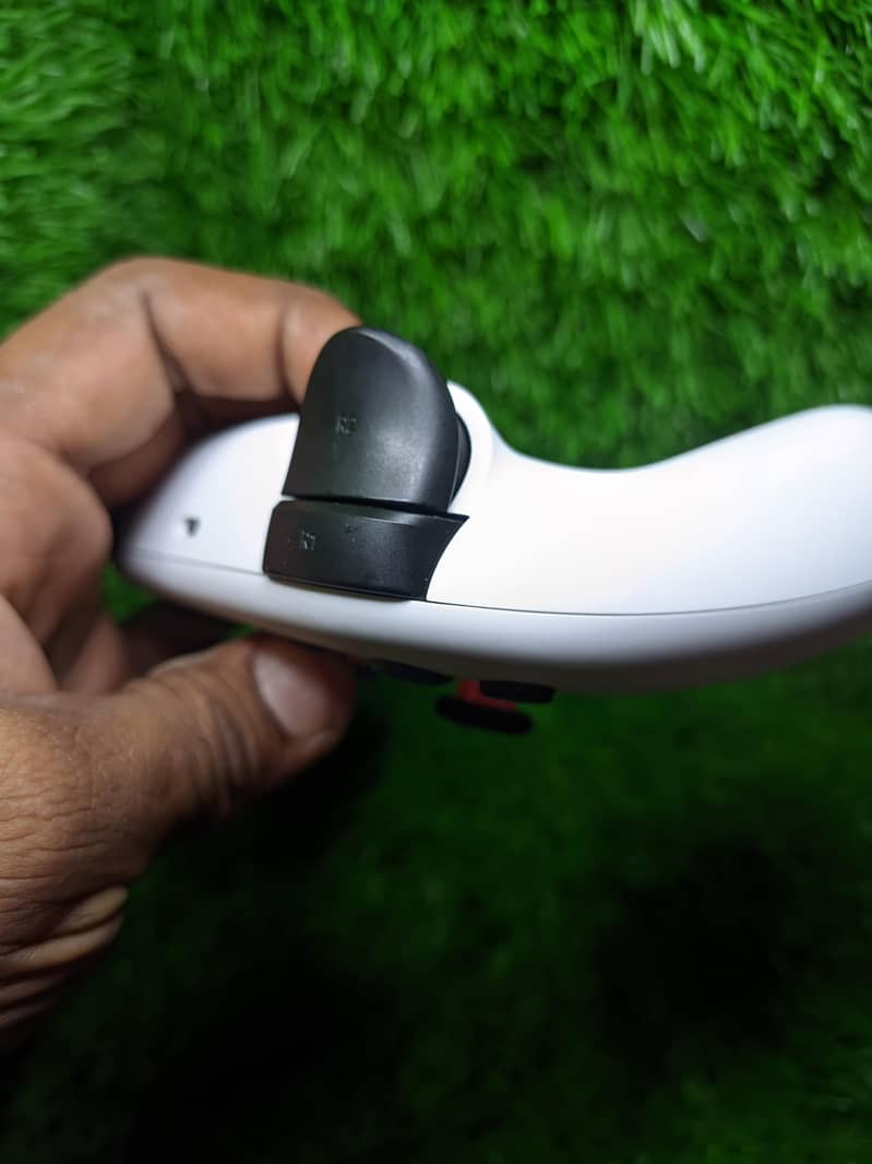 Google Stadia Gaming Controller - Good Condition 4