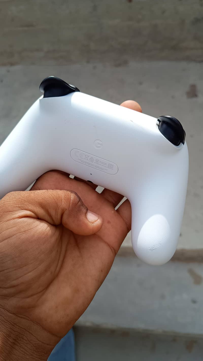 Google Stadia Gaming Controller - Good Condition 7