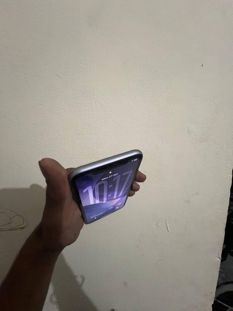 Apple iPhone 11 6