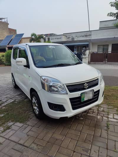 Wagon R VXL Available on Monthly Rent.