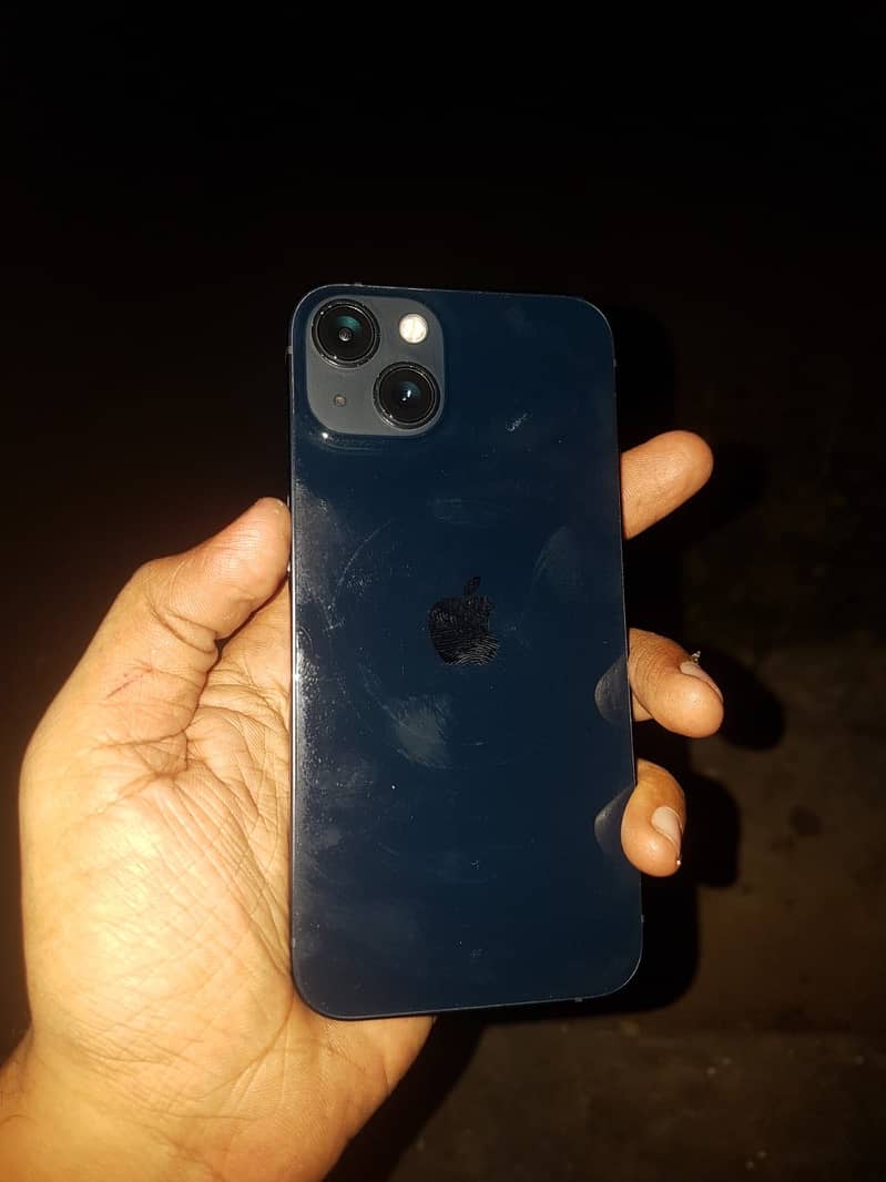 Apple iPhone 13 4